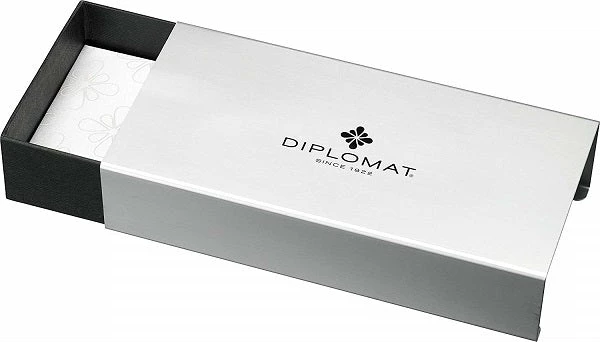 Diplomat Excellence A2 Evergreen & Gold Ballpoint Pen 4 Diplomat Excellence A2 Evergreen & Gold Ballpoint Pen - Image 2